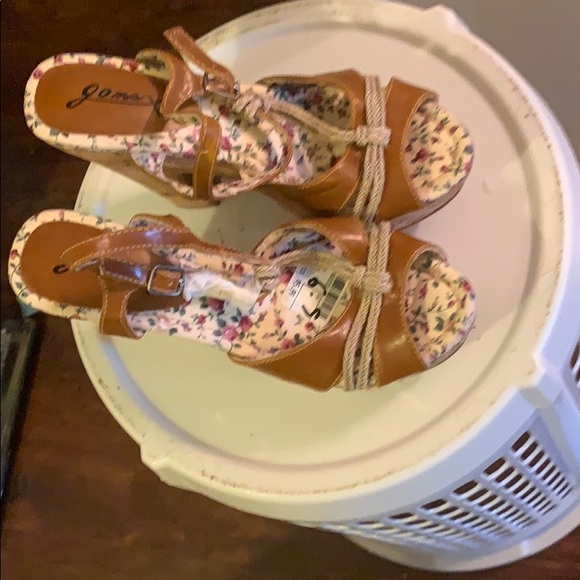 Shoes - Picture 12 of 12